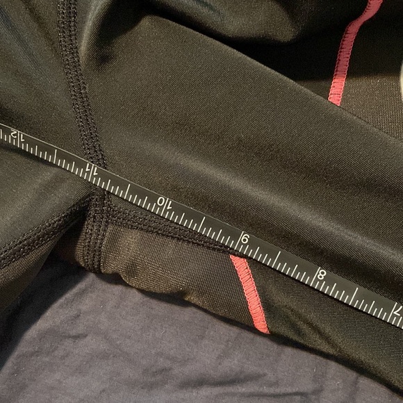 Cw-X compression shorts- new! Pink stitching - Picture 10 of 10